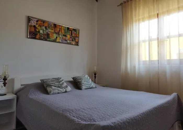 Semesterbostad Mandulera *