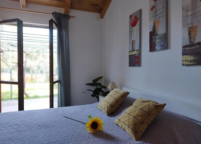 Mandulera Semesterbostad Peroj