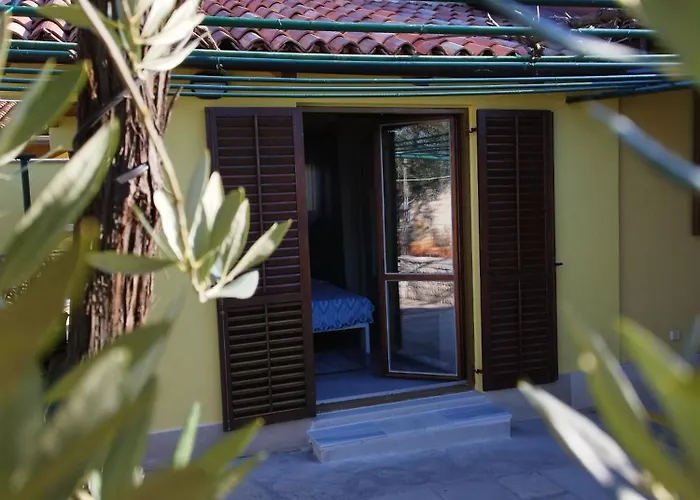 Mandulera Semesterbostad *