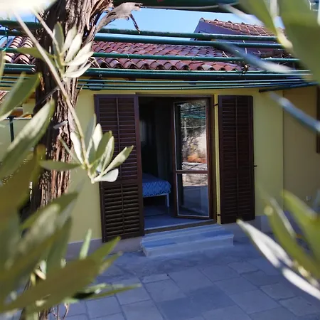 Mandulera Holiday home *